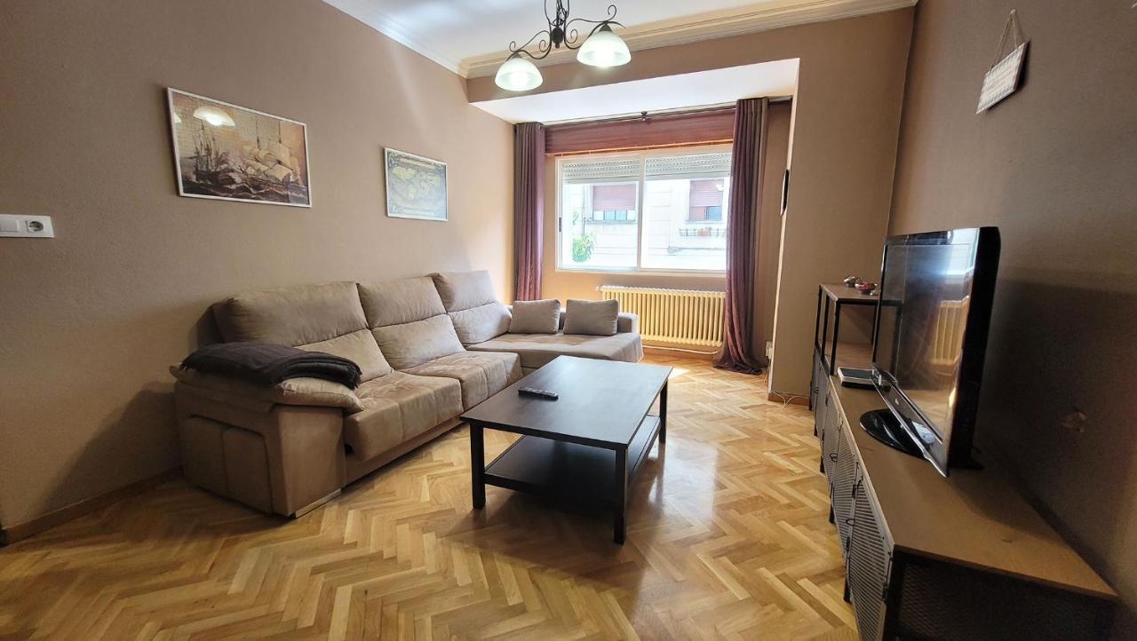 Ferienwohnung El Hogar De Todos Ourense Exterior foto